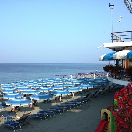 Apartments Arcobaleno Deiva Marina Esterno foto